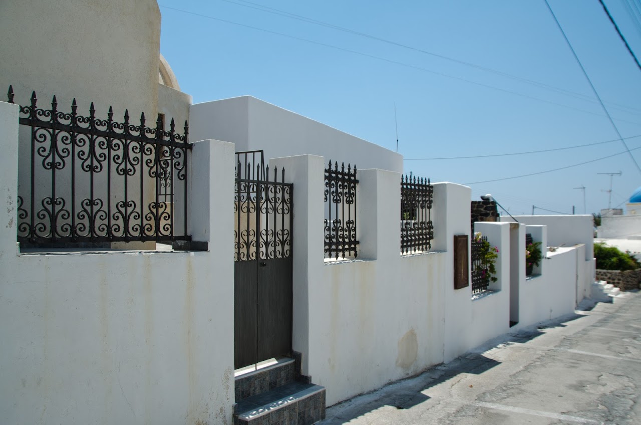 Gates in Santorini
