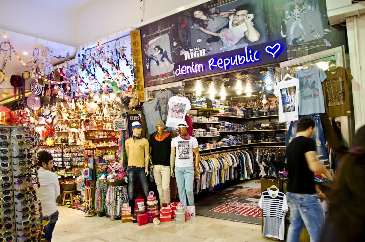 Fashion stores on Istiklal Street