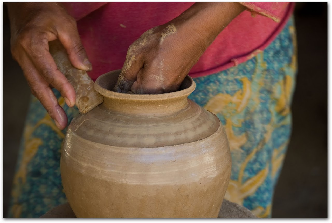 Pottery making Kompong Chhnang