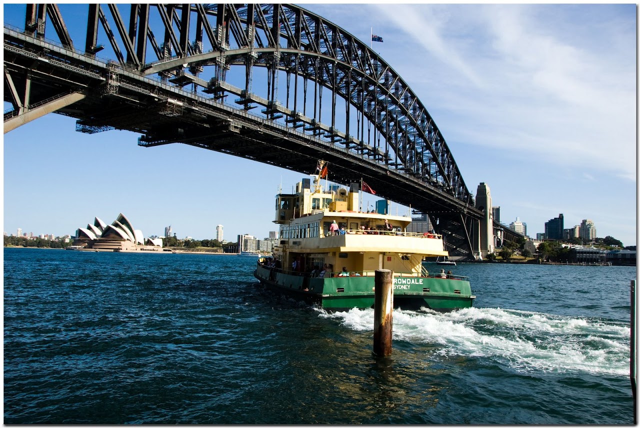 Harbour Bridge in Sydney with boat