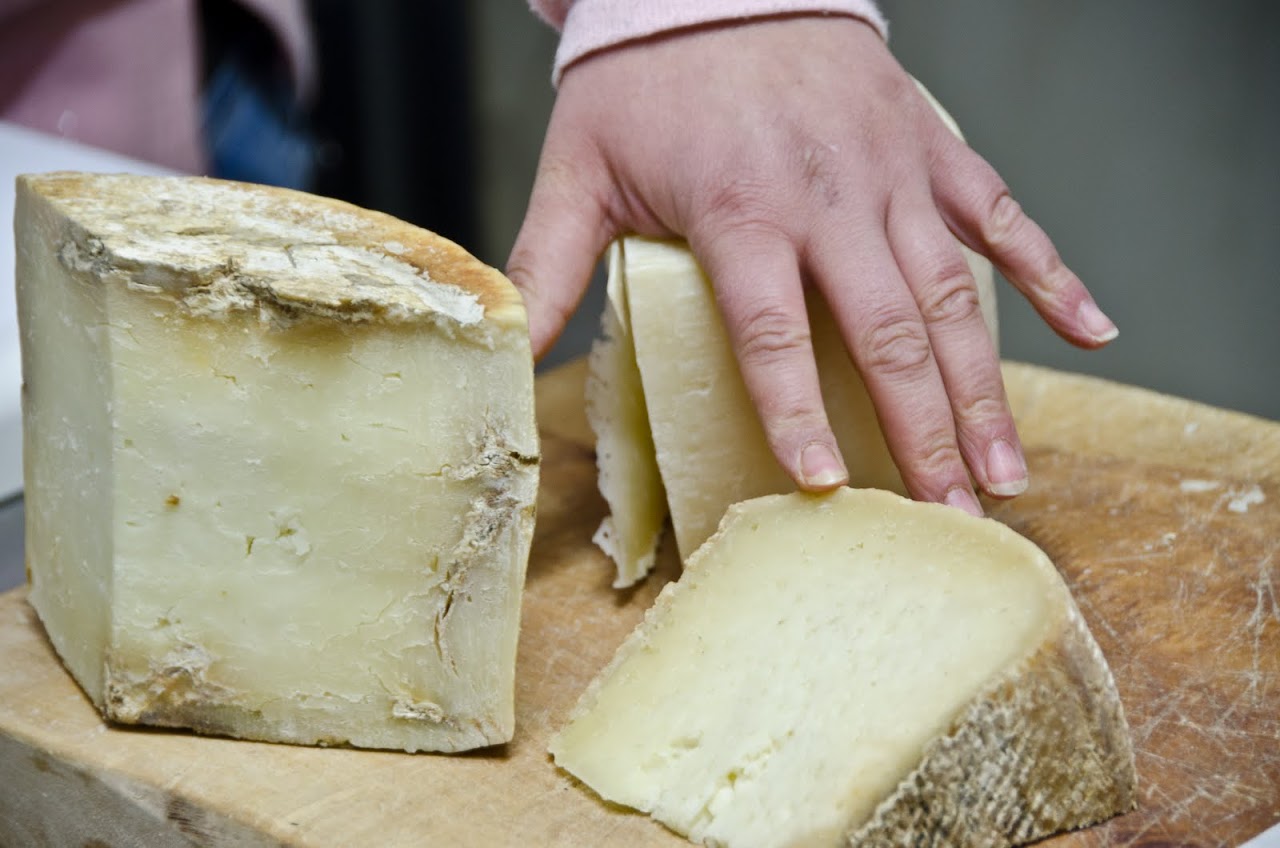 Cheese making in Radicondoli