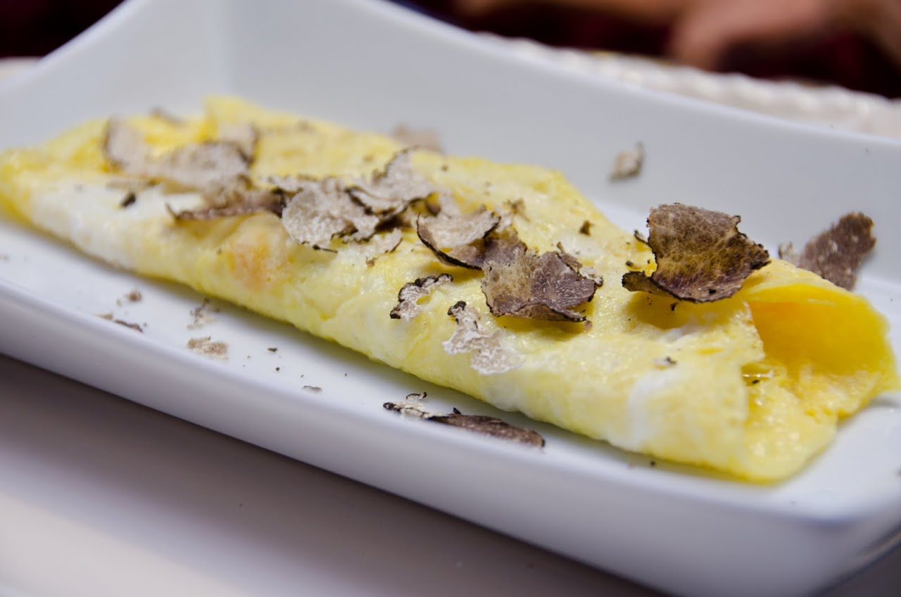 Omelette with truffles