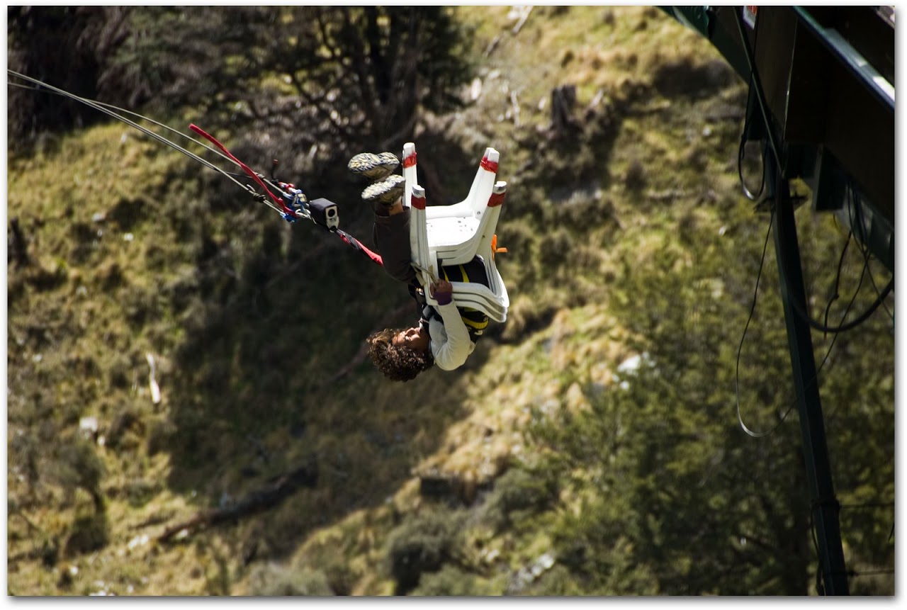 Canyon swinging over Shotover River