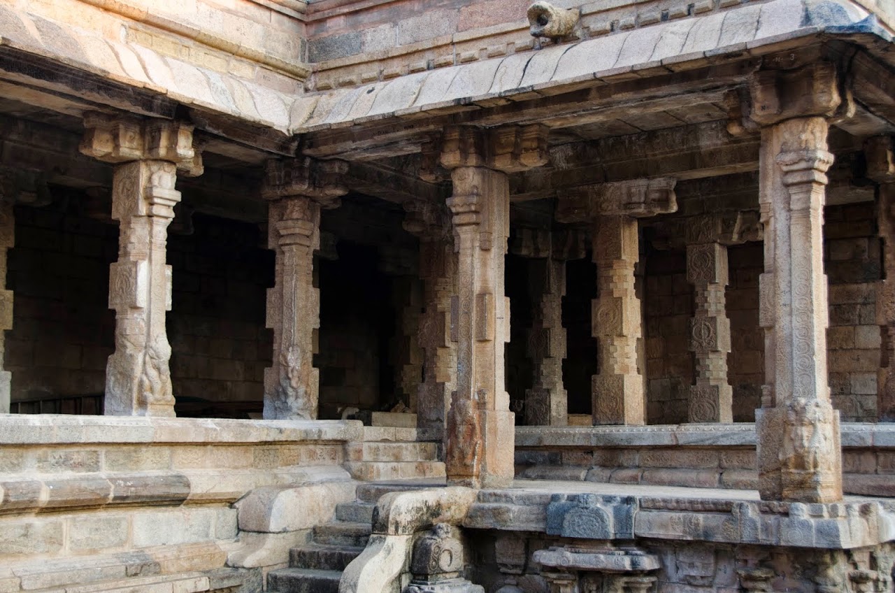 Pillars at the Airavateswara Temple