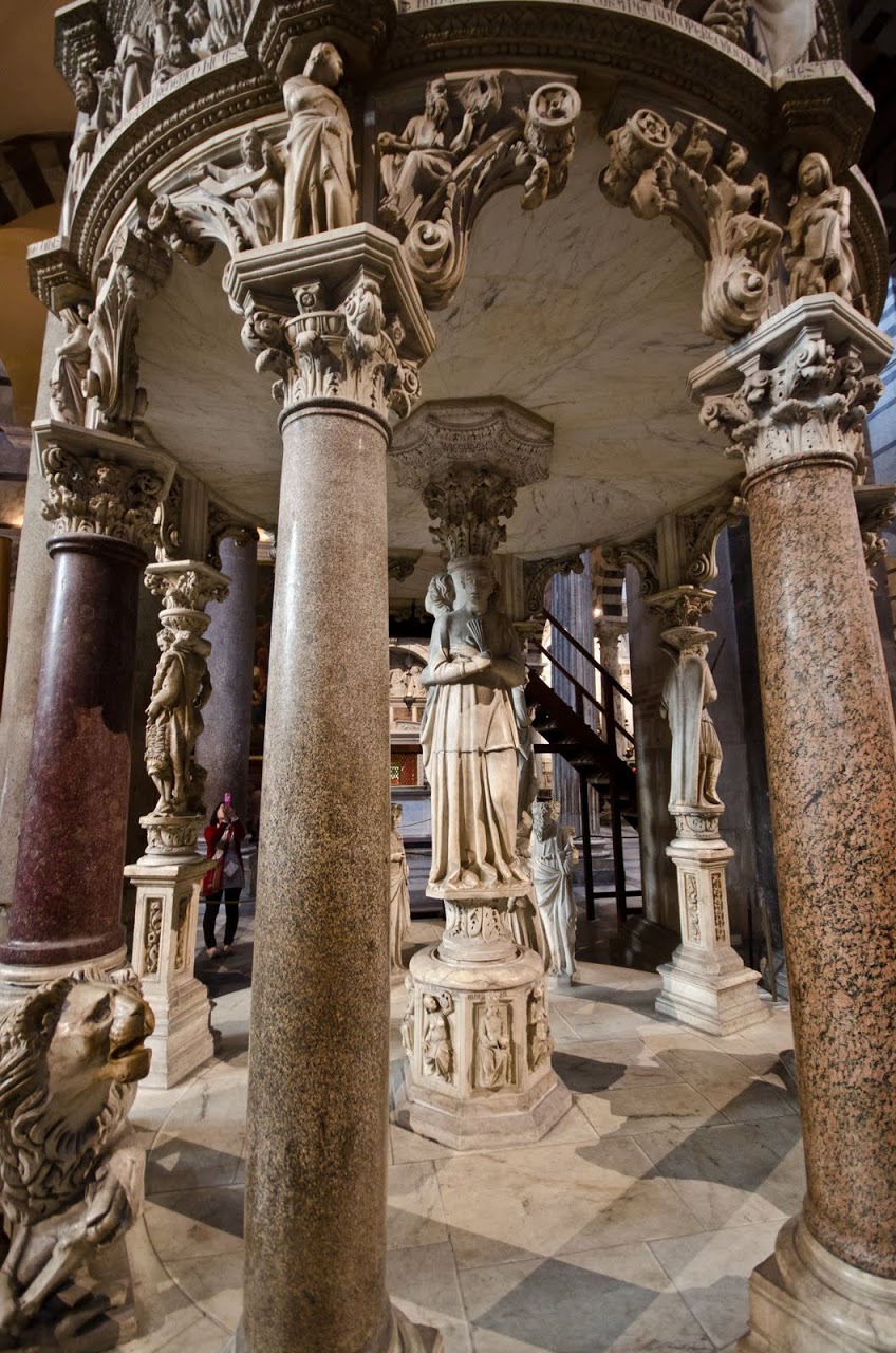 Interior of Pisa Duomo