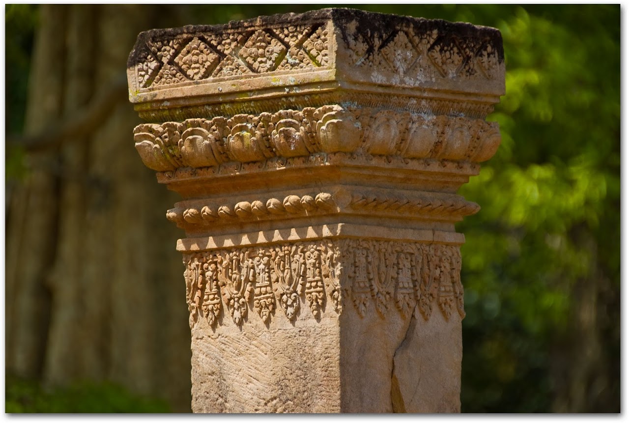 Pillar at Banteay Srei