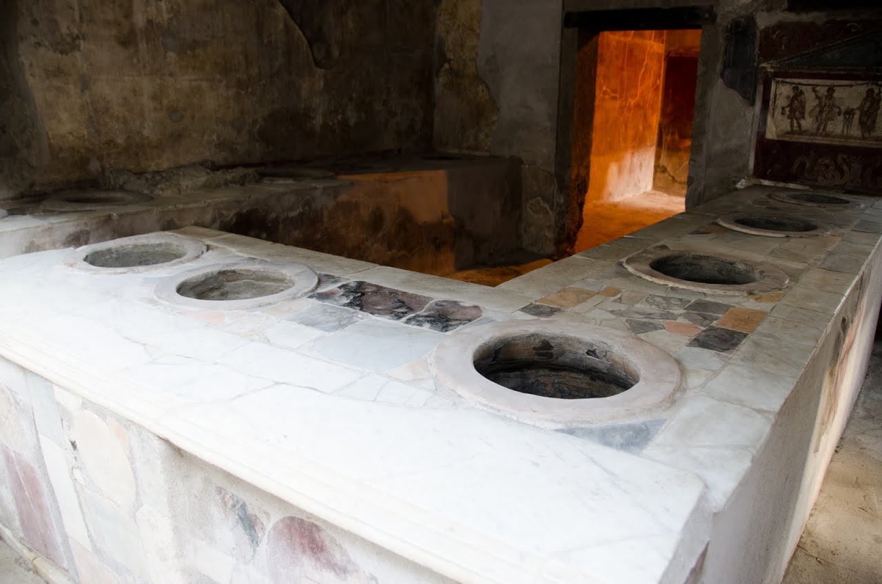 Pompeii baking